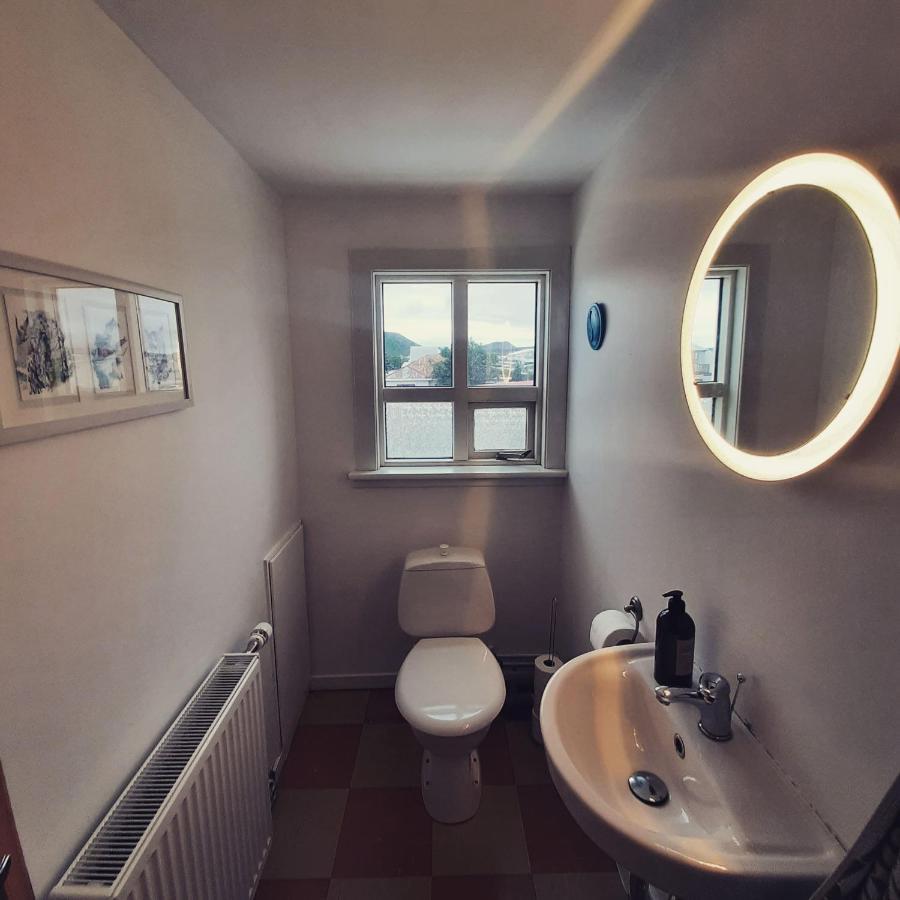Grindavik Guesthouse Self Check In & Out ภายนอก รูปภาพ